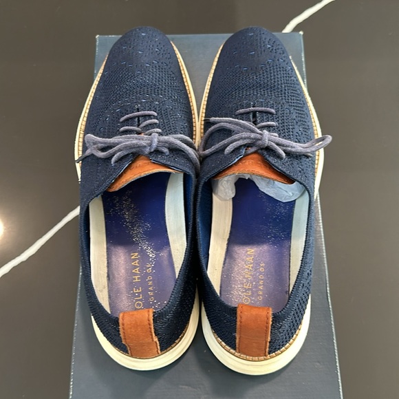 Cole Haan Navy Blue knit wingtip in good condition. - Picture 5 of 9